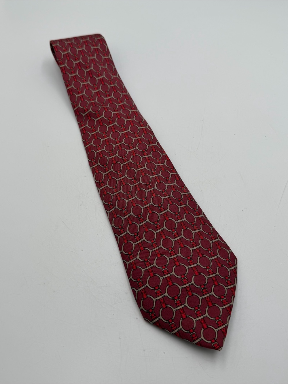 Hermes Men's Burgundy Chain Link Patterned Silk Tie